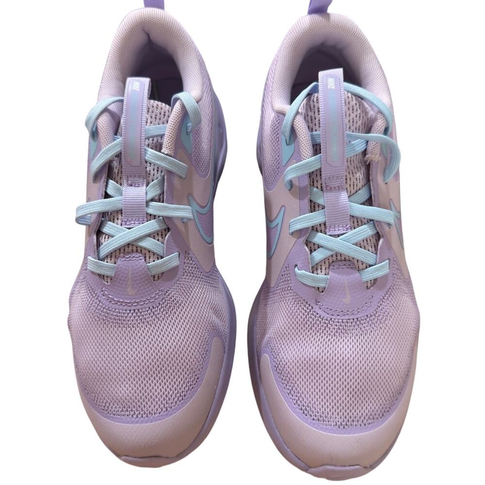 NEW Nike Women's Cosmic Runner GS Color Doll/Hydrangeas/Celestine Blue Size 6Y